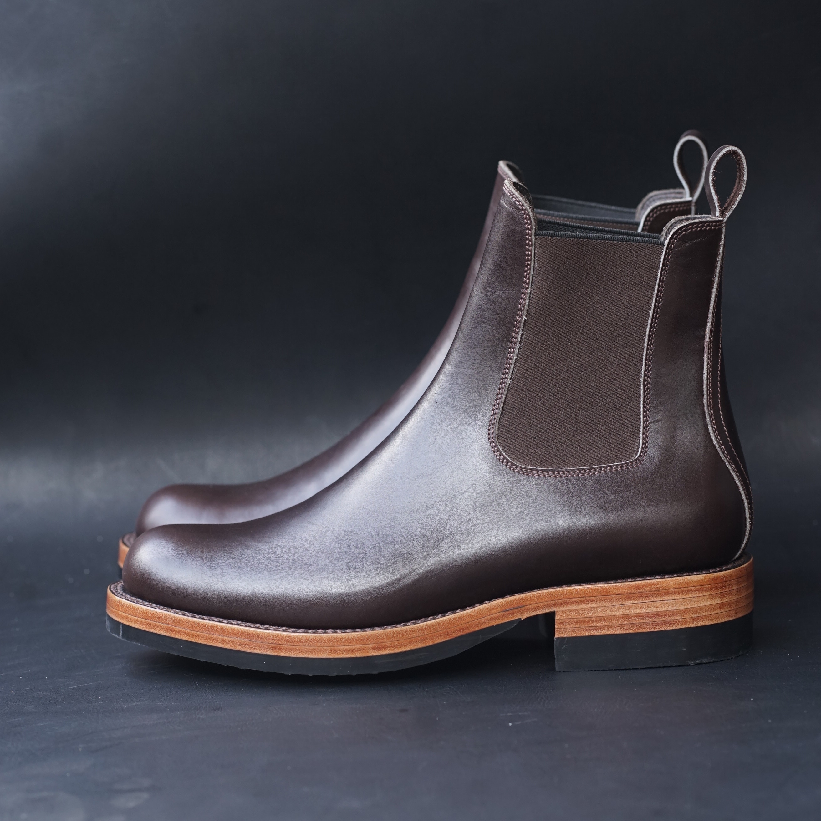 Fortis Wholecut Chelsea Boots