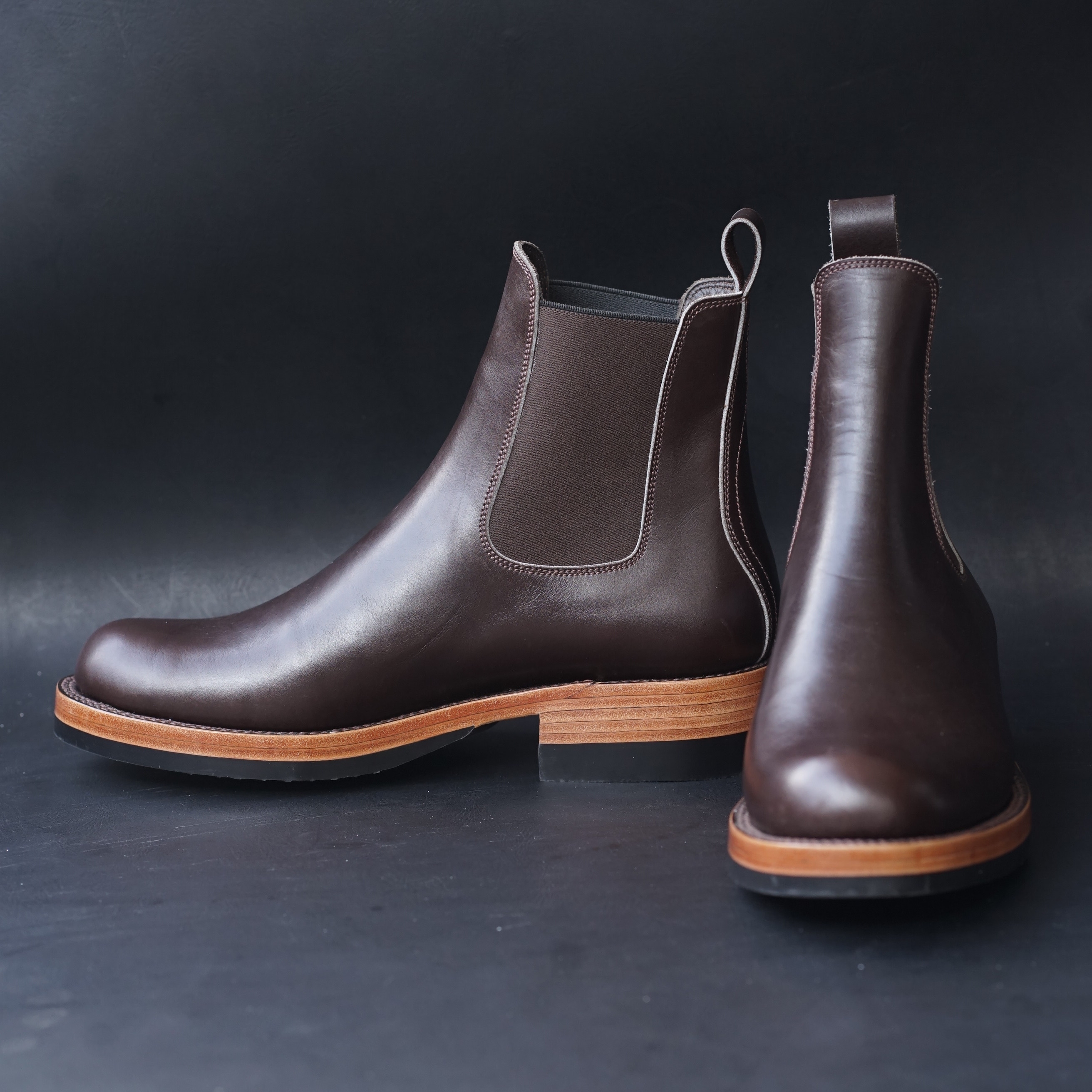 Fortis Wholecut Chelsea Boots