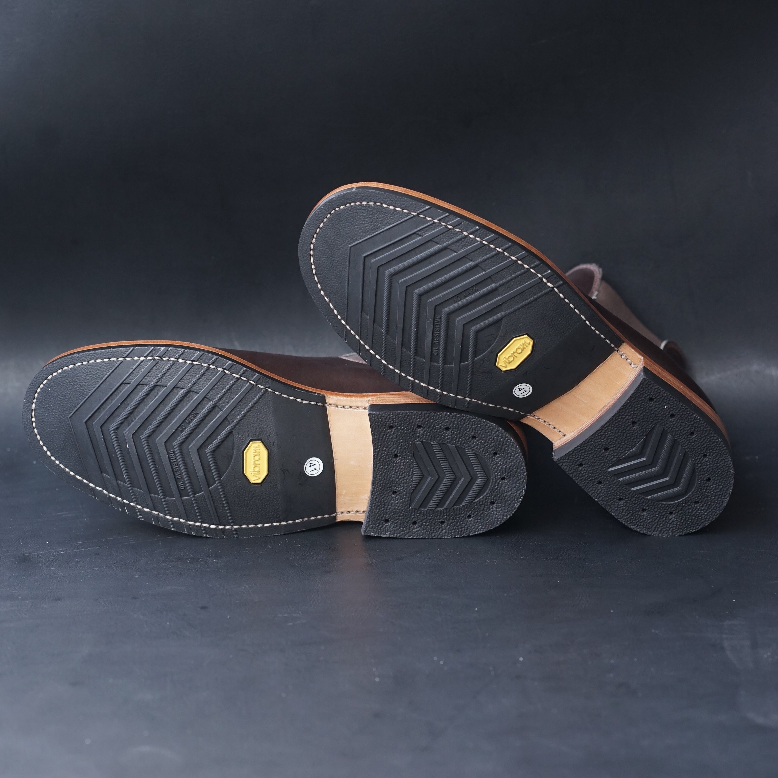 Fortis Wholecut Chelsea Boots