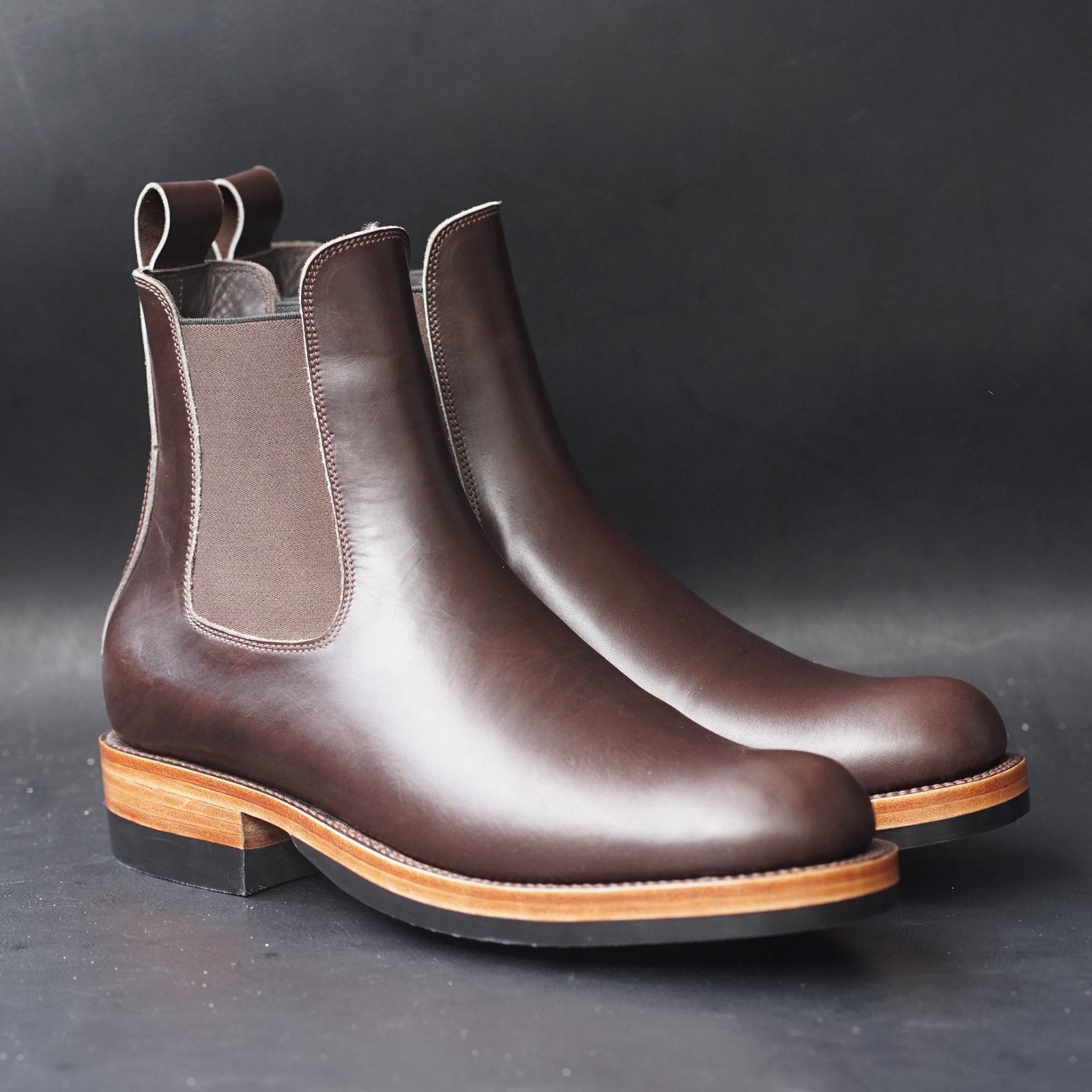 Fortis Wholecut Chelsea Boots