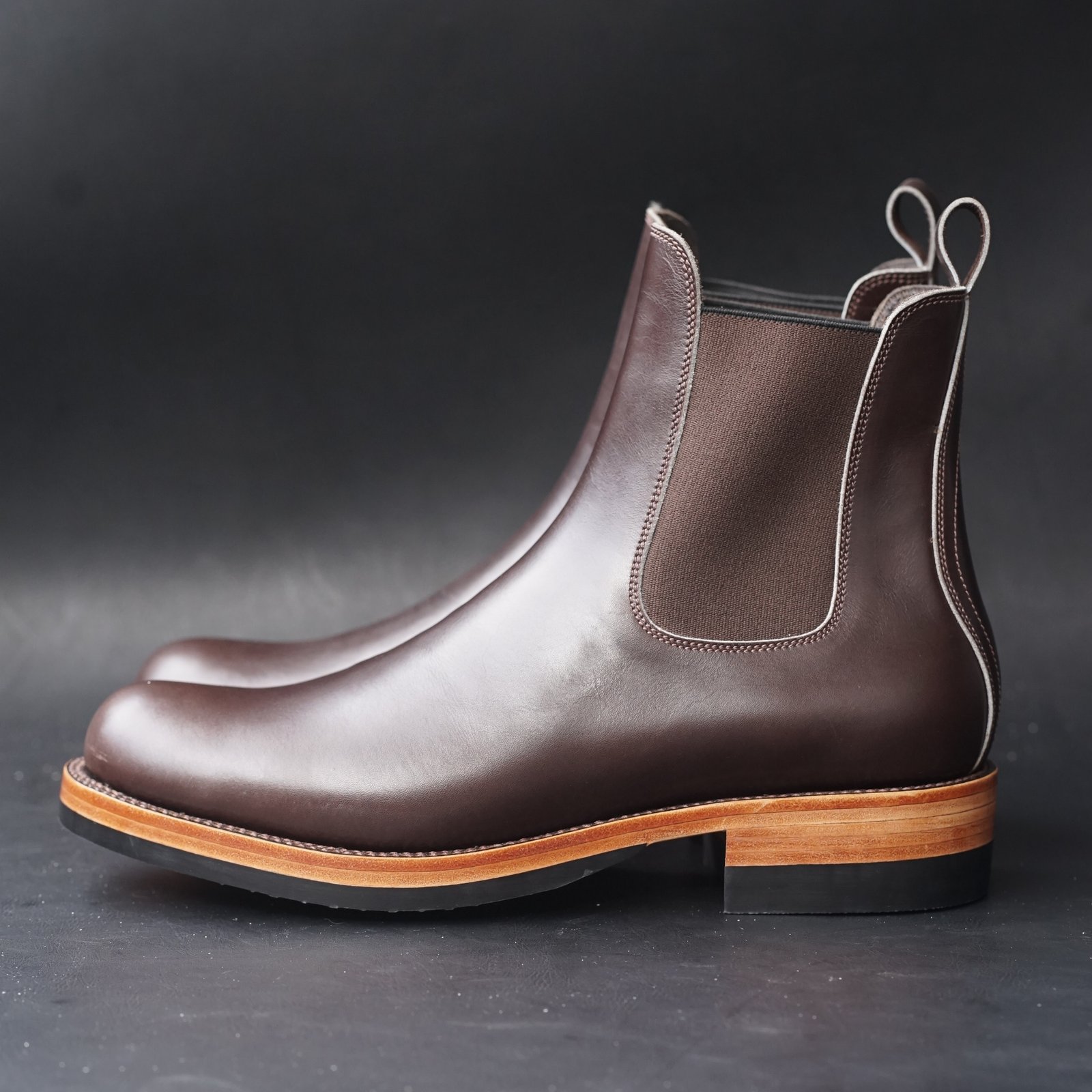 Fortis Wholecut Chelsea Boots