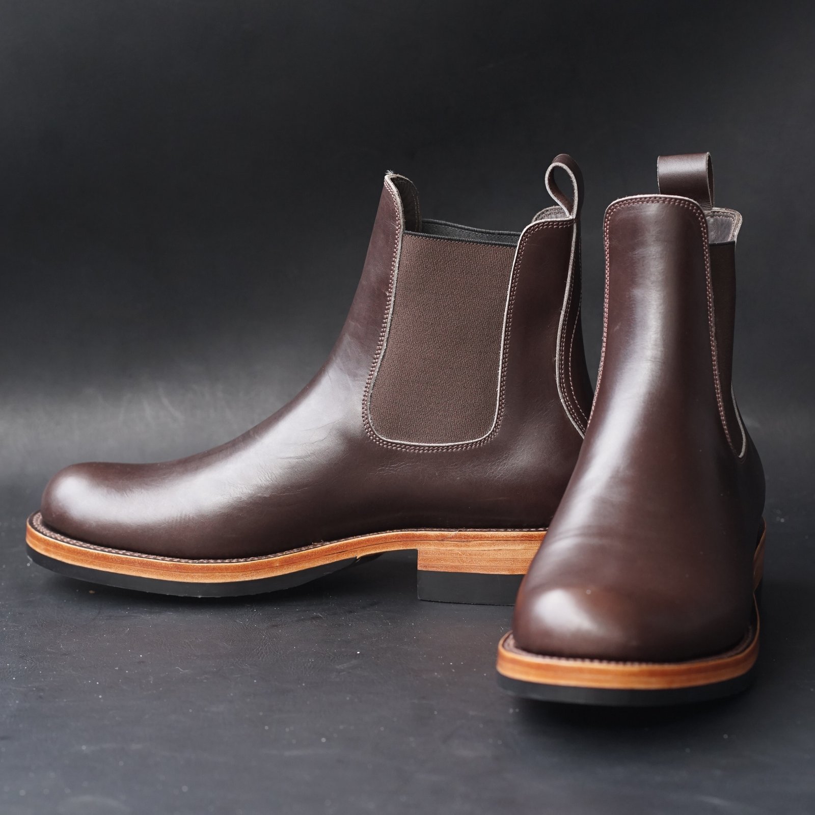 Fortis Wholecut Chelsea Boots