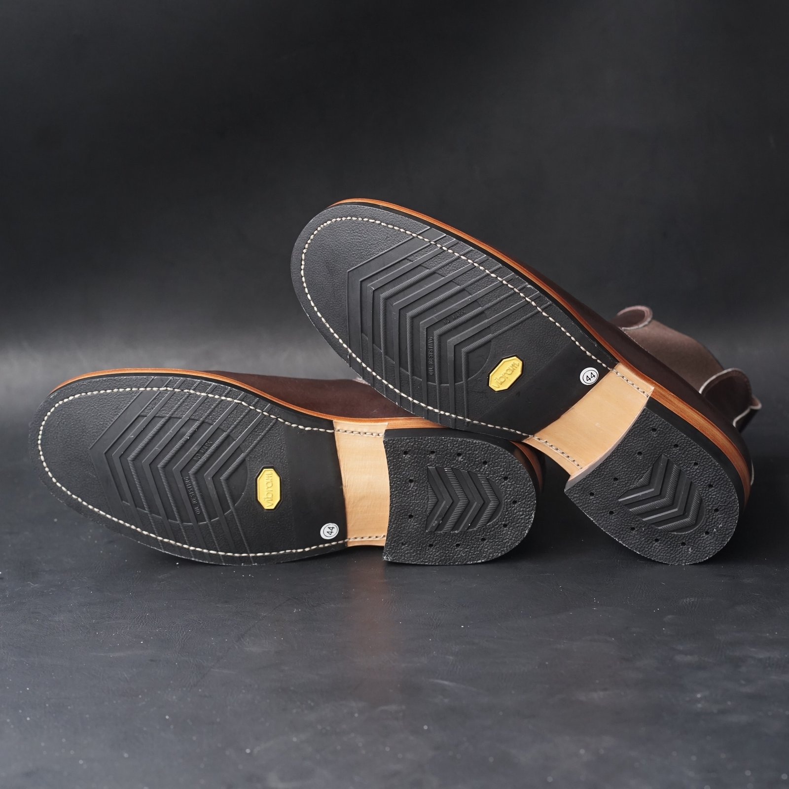 Fortis Wholecut Chelsea Boots