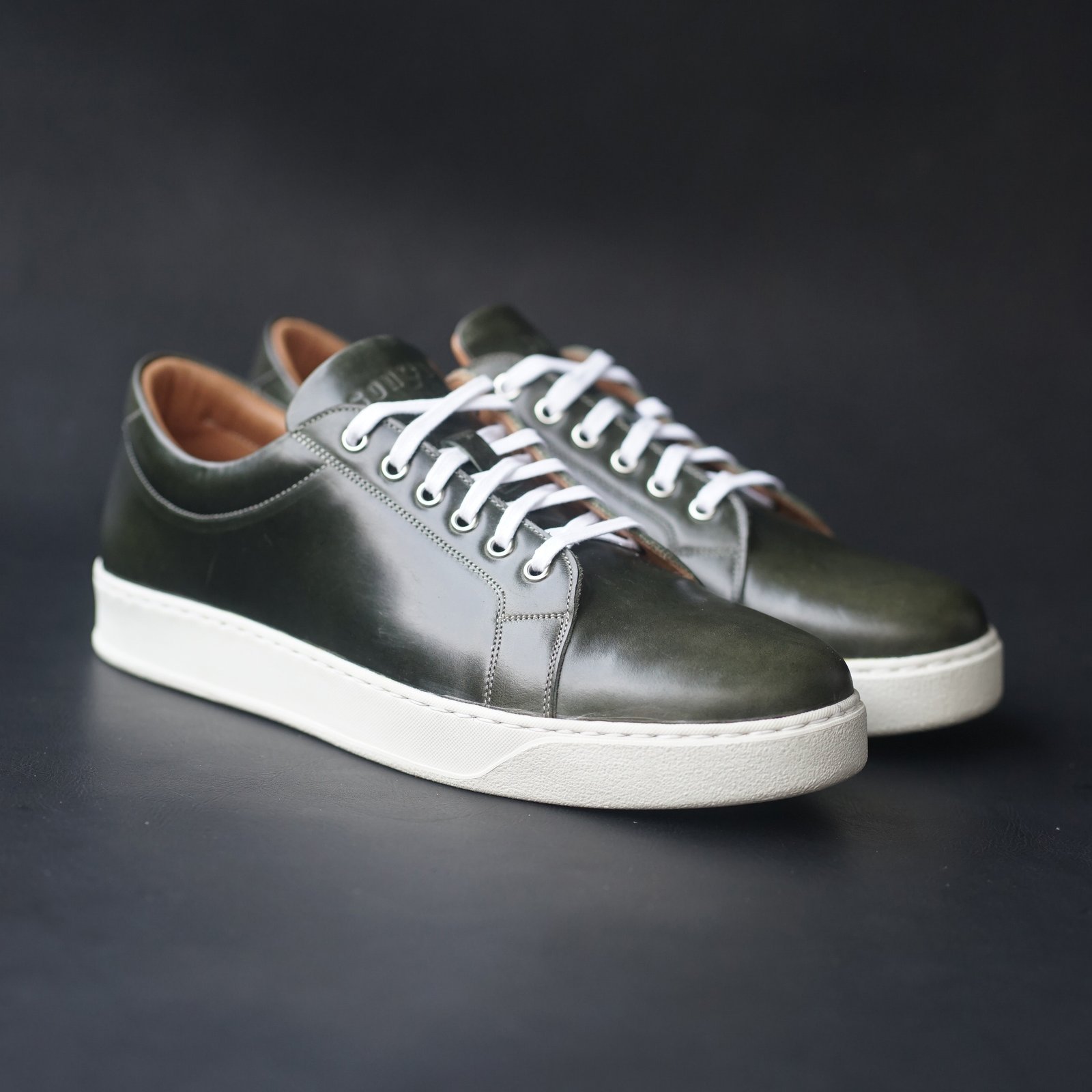 Songo Low Top with Pull Up Leather and Vibram Rubber  Sole