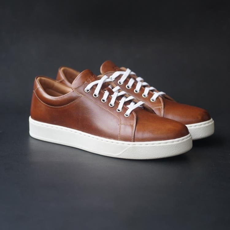Songo Low Top with Pull Up Leather and Vibram Rubber  Sole